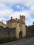 SX09654 Yellow gatehouse Porthmawr Gate in Crickhowell.jpg